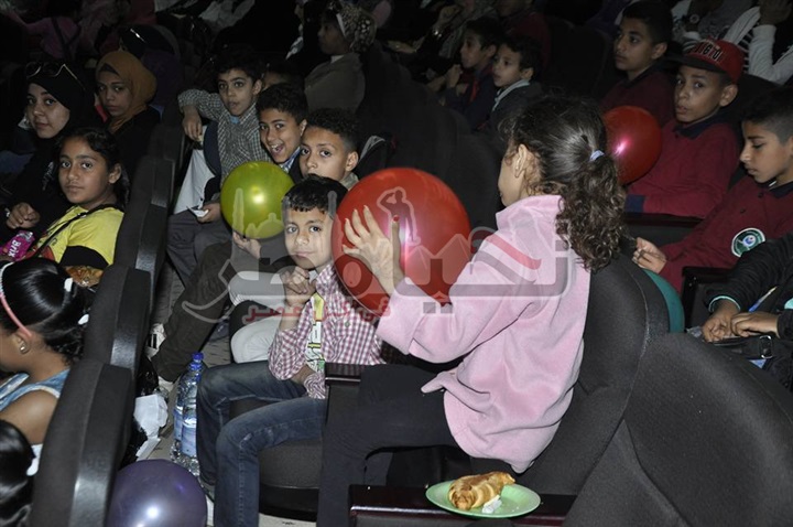 جامعة قناة السويس تنظم حتفل للأطفال الايتام وتوزع عليهم هدايا بمناسبة يوم اليتيم 
