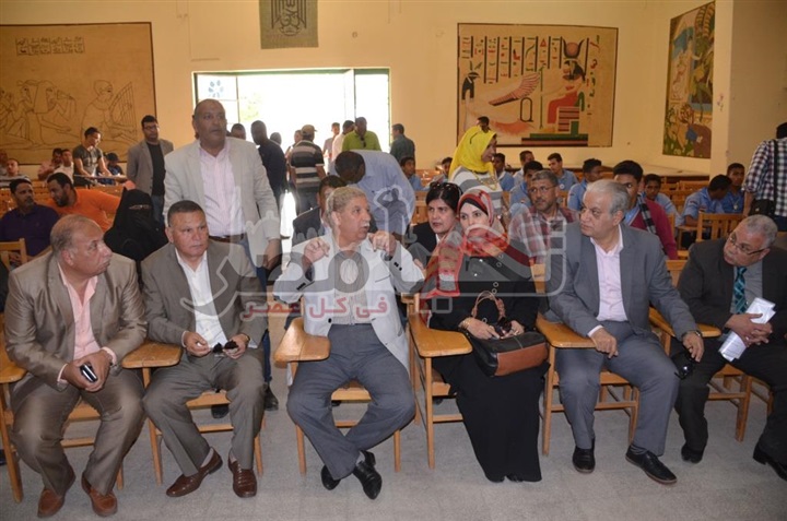 محافظ الإسماعيلية يشهد الاحتفال بتدشين عدد 2 معدية بمدرسة ابراهيم عثمان الثانوية الصناعية