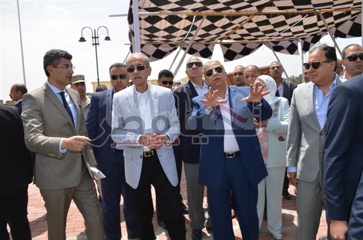 صور| رئيس الوزراء ووزيرى التنمية المحلية والصحة يتفقدون مستشفى "أبوخليفة" بالإسماعيلية