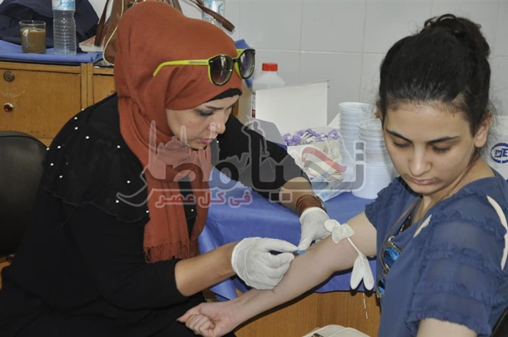 500 طالب و طالبة فى اليوم الأول للكشف الطبى بجامعة قناة السويس