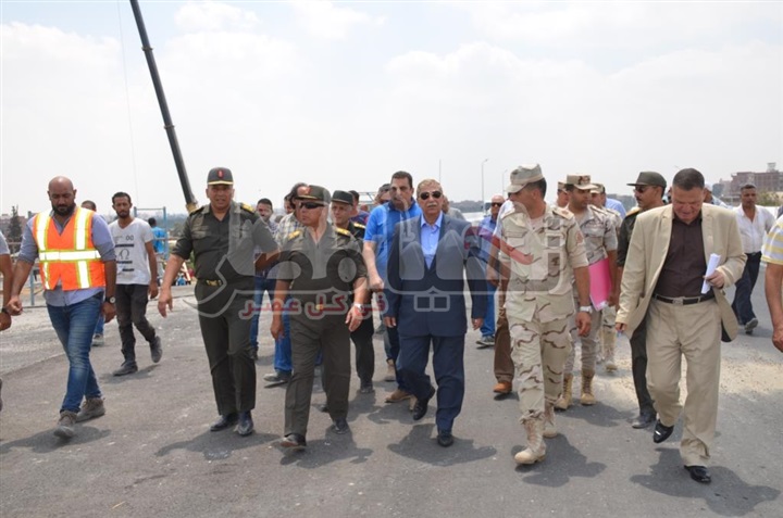 رئيس الهيئة الهندسية للقوات المسلحة يتفقد مشروع المحور المرورى  على بحيرة الصيادين والكورنيش