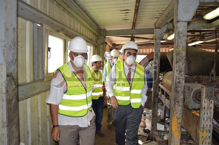 نائب محافظ الإسماعيلية يتفقد مصنع تدوير القمامة والمخلفات