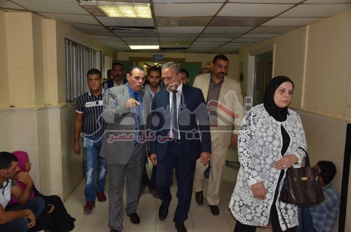 محافظ الإسماعيلية يقرر صرف تعويض للمصابين بحادث انقلاب طريق بورسعيد