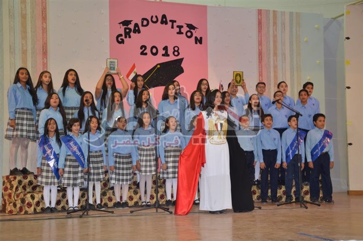 محافظ ومدير أمن الإسماعيلية يشهدان الاحتفالية السنوية لمدرسة "القديس يوسف"