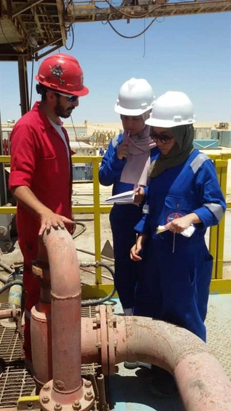 لأول مرة بالجامعات.. تدريب عملي لطالبات جيولوجيا البترول بالصحراء الغربية
