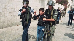 اسرائيل تسجن اطفال