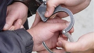 ضبط عاطلين سرقا محال و