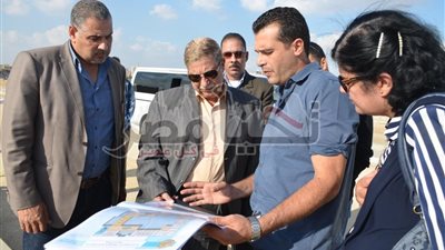 محافظ الإسماعيلية يتفقد أعمال الإنشاء لمشروع المحور المرورى الجديد على بحيرة الصيادين والكورنيش