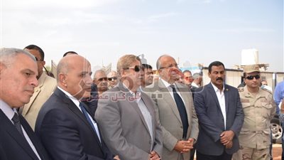 بالصور.. وزير التنمية المحلية يتفقد مستشفى 