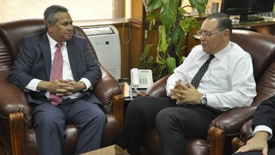 جامعة قناه السويس تستقبل سفير 