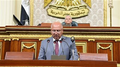 كامل الوزير: الوزارة تنتهج سياسة لحل مشاكل المصانع المتعثرة وعددها 12 ألفا