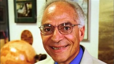 فاروق الباز: مروجي الأرض مسطحة لديهم خلل فكري