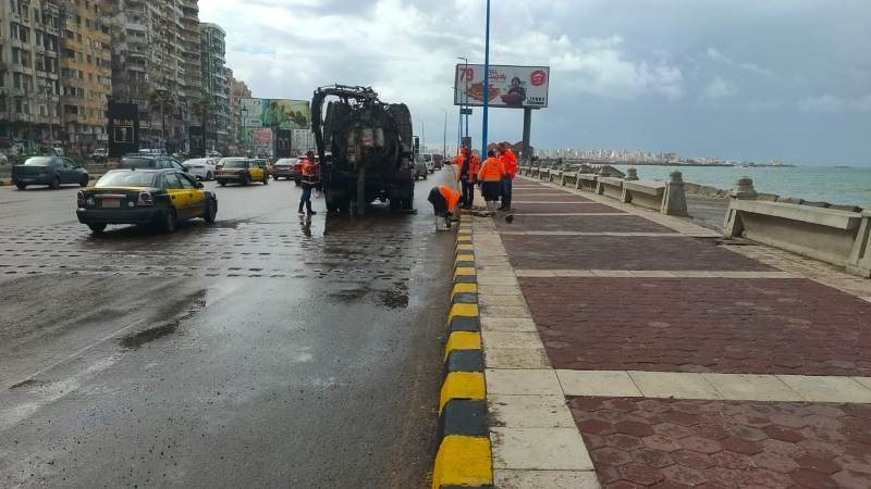 أمطار رعدية غزيرة