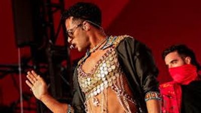 إعلامي شهير يهاجم محمد رمضان وشيرين عبدالوهاب