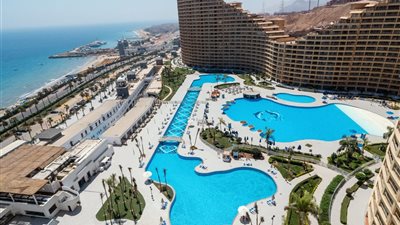 صلاح عامر الرئيس التنفيذي للشركة إيه كابيتال تعلن إعادة إفتتاح فندق بورتو السخنة بعد تطوير شامل يواكب معايير الإستدامة العالمية