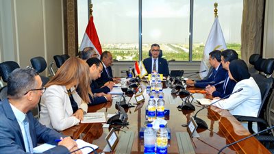 وزير التموين يبحث مع العضو المنتدب والرئيس التنفيذي لشركة 