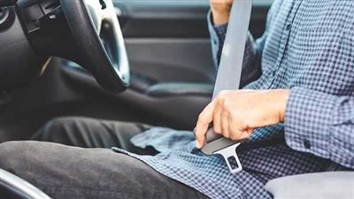 متسيبش اللي جنبك من غير حزام الأمان.. خبير مروري يعلن مفاجأة