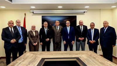 رئيس البنك الزراعي المصري يلتقي أعضاء لجنة الزراعة بمجلس الشيوخ لبحث جهود التنمية الزراعية ودعم صغار المزارعين