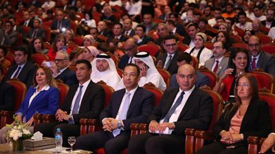 وزير الاتصالات يفتتح الدورة الثامنة من قمة FDC Summit ويعلن إطلاق استراتيجية وطنية لمراكز البيانات بنهاية 2026