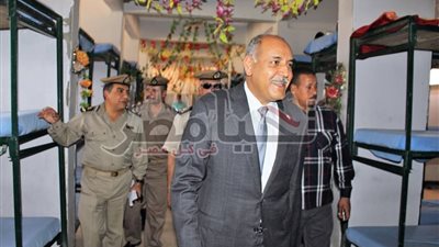 مدير أمن أسوان يقوم بالمرور علي إدارة قوات الأمن للتأكد من جاهزيتها