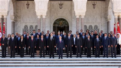 حكومة الشاهد تتولي مهامها رسميا اليوم في تونس