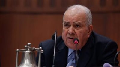 مجدى العجاتى يطالب البرلمان بالالتزام بمشروع قانون الحكومة