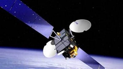 الجزائر تنجح في إطلاق 3 أقمار صناعية من الهند