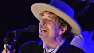 المثقفون يستنكرون حصول 