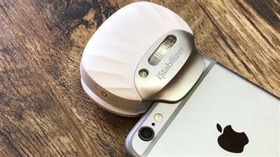 بقوة 100 ضعف عن التقليدي.. أول فلاش زينون للآيفون