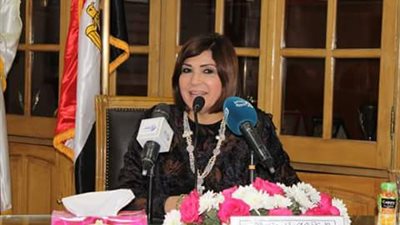 عميدة آداب عين شمس  تفتتح مسابقة المنوعات الفنية