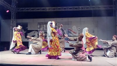 بالصور..ثقافة أسوان تنظم عروض لفرقة الاقصر للفنون الشعبية 
