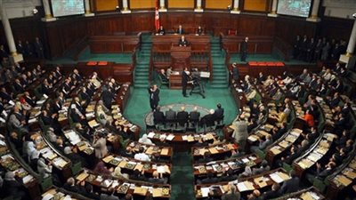 النواب التونسيون يرفضون الوقوف للنشيد الوطني لبلادهم