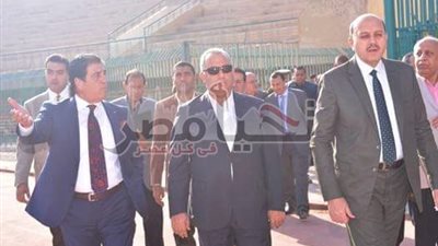 محافظ الشرقية ومدير الأمن يتفقدون أعمال رفع كفاءة وتجهيز ستاد جامعة الزقازيق