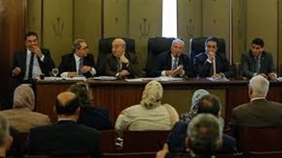 تعديلات قانونية على الاستثمار والتظاهر والعمل