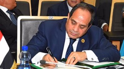 السيسي يلتقى مسئولى 