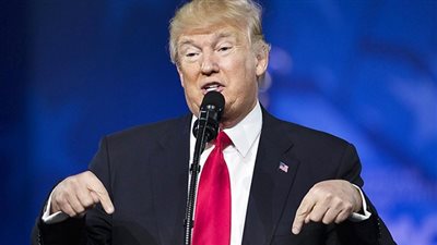 الإندبندنت: ترامب يجند استخباراتيين وبرلمانيين لمواجهة مزاعم ارتباطه بروسيا