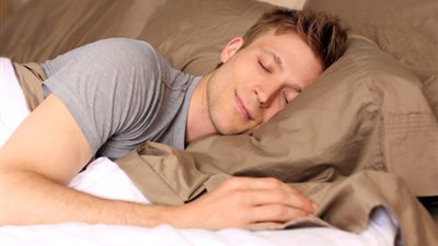 النوم بمفردك على الفراش أفضل لصحتك 