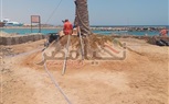 تجميع 99 طن مخلفات رمال مخلوطة بالزيت من بعض شواطئ الفنادق السياحية بالغردقة 