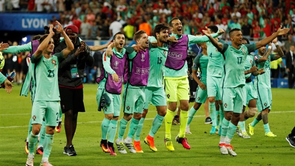 بالصور.. احتفالات صاخبة لنجوم البرتغال بالصعود لنهائي يورو 2016