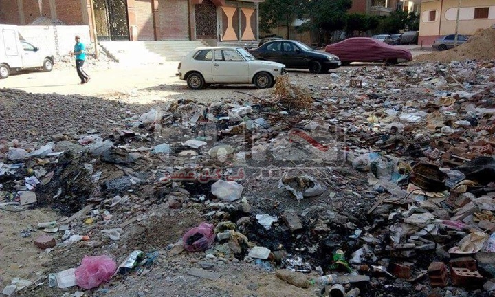 تزامنا مع زيارة السيسى للاسماعيلية نشطاء يدشنون هاشتاج (#عدي_من_جوه_البلد_ياريس) لاعتراضهم على نظافة مداخل المدينة فقط