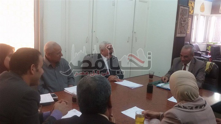 بالصور.. وكيل وزارة التربية والتعليم بالاسماعيلية يعقد اجتماعا مع اللجنة العليا لمبادرة "انت مصرى"