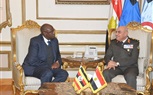 وزير الدفاع يلتقى وزير الدولة لشئون المحاربين القدامى الأوغندى