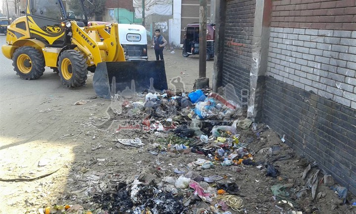 بالصور.. رفع القمامة بقرى منطقة شبراقاص بلودارات الوحدة المحلية 