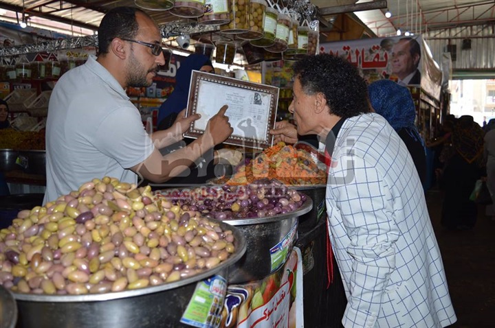 التموين و الصحة يتفقدان أسواق تحيا مصر بالمحلة 