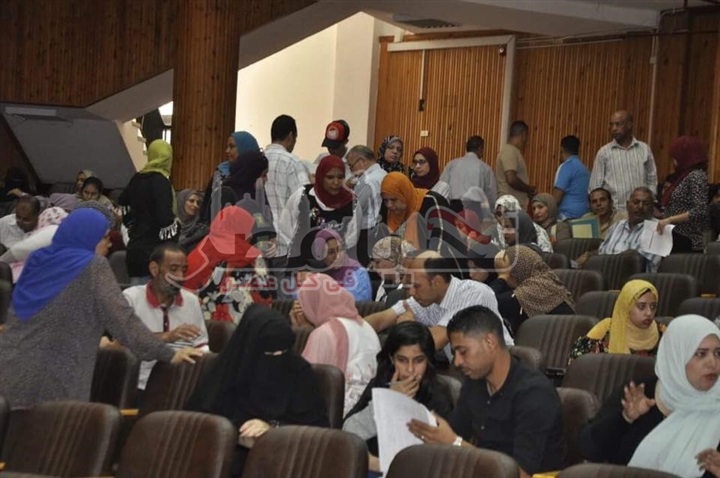 مكتب تنسيق جامعة قناة السويس يُستقبل 250 طالب وطالبة فى اليوم الاول للمرحلة الثالثة  