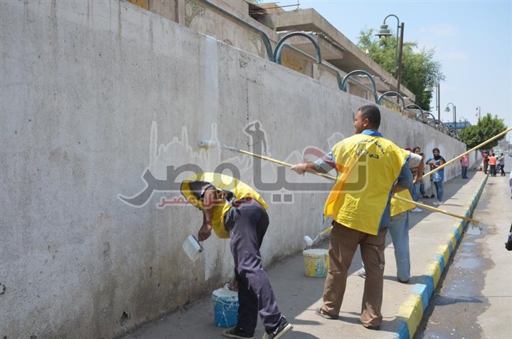 محافظ الإسماعيلية يشهد فعاليات مبادرة "شارك ونضف"  بشوارع حى ثان