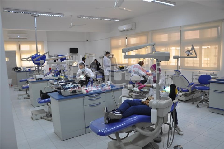 استعدادا لبدء العام الجامعي 150 كرسي اسنان جديد بطب أسنان بجامعة قناة السويس