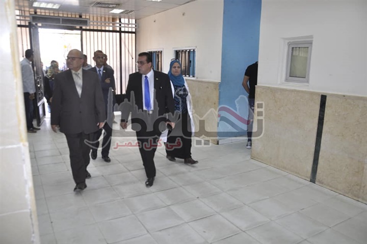 رئيس جامعة قناة السويس يتفقد المستشفى الجامعى ويؤكد على إفتتاح العناية المركزة الجديدة قريبا
