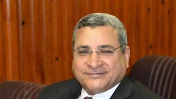 الدكتور أحمد زارع
